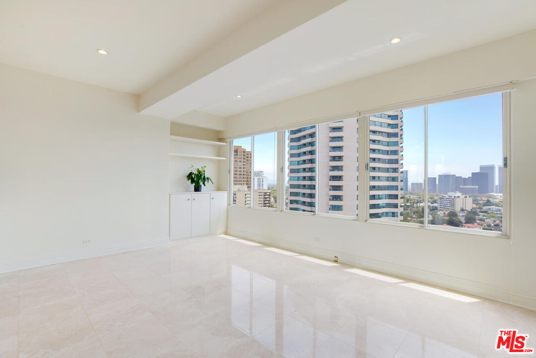 10501 Wilshire Blvd #1906, Los Angeles, CA