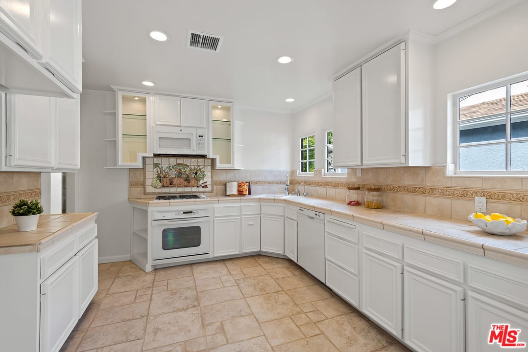4245 Greenbush Ave, photo 4