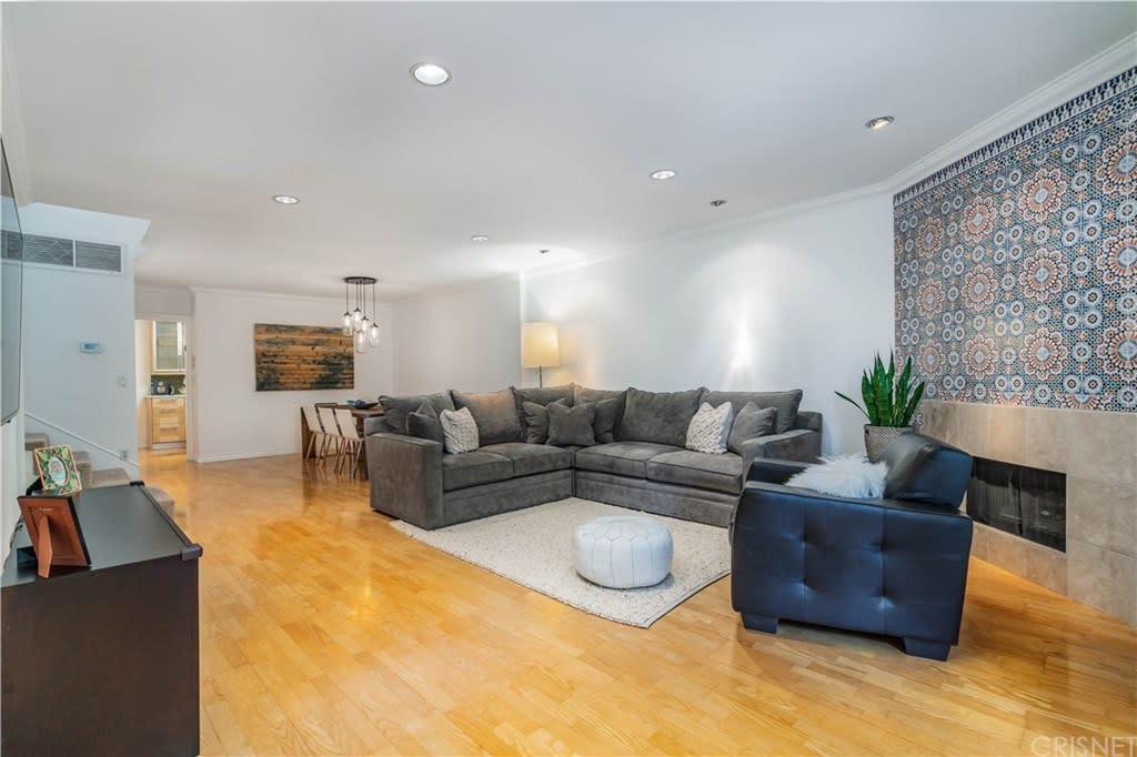 4832 Balboa Ave Unit B, photo 2