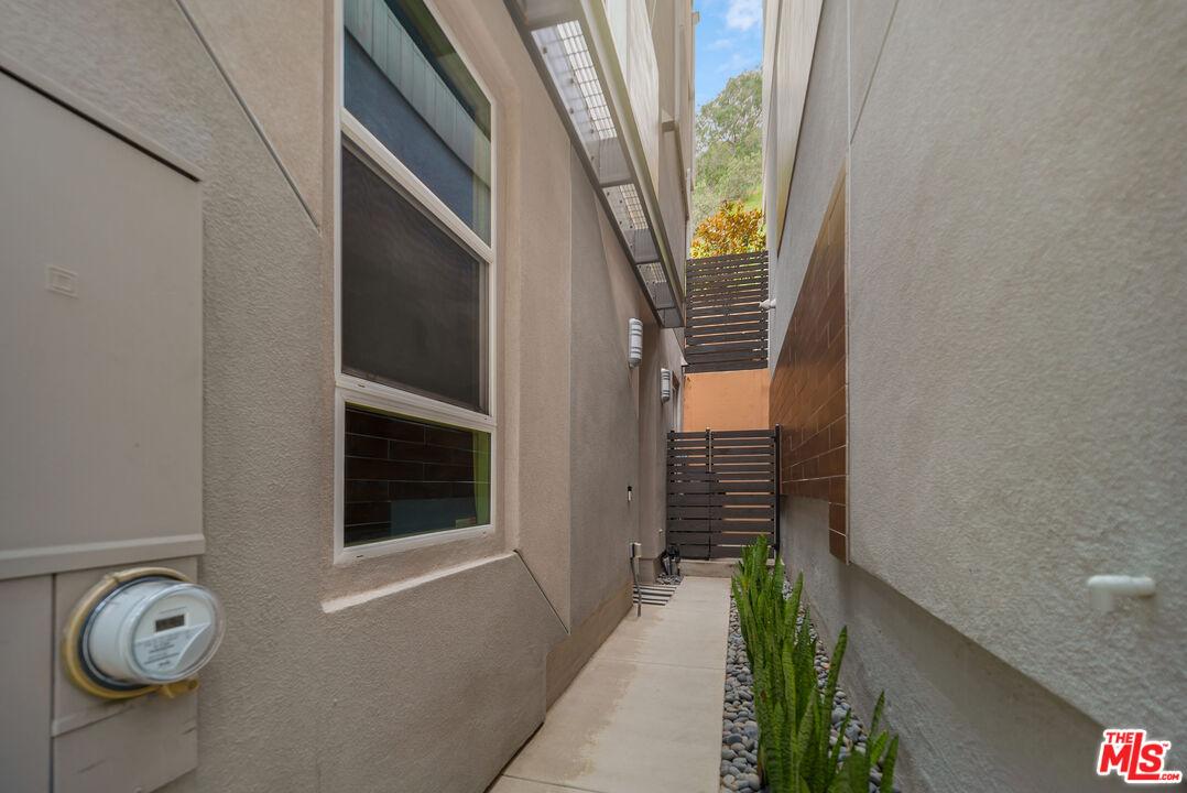 6750 Gill Way, photo 5