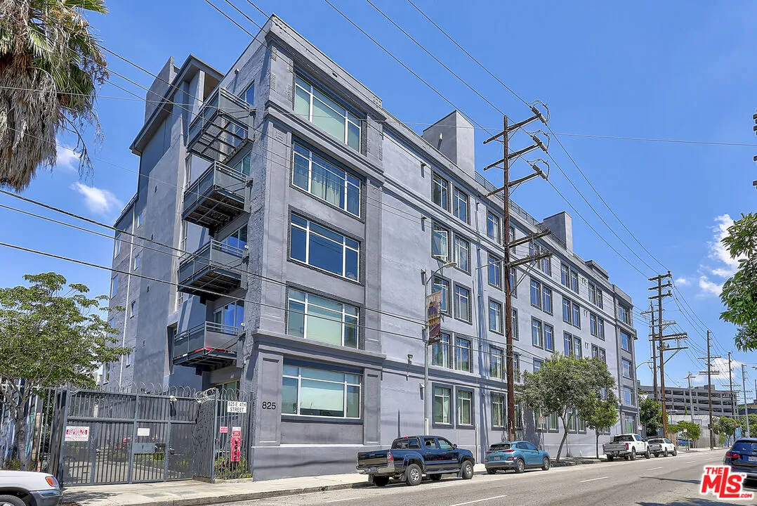 825 E 4th St #505, Los Angeles, CA