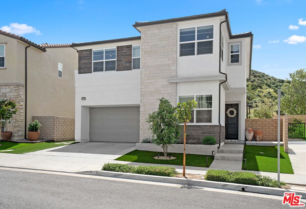 19254 Blackthorn Dr, Santa Clarita, CA